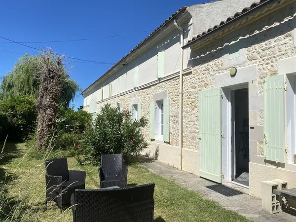 AUTHENTIQUE LONGÈRE GIRONDINE DE 270 m²