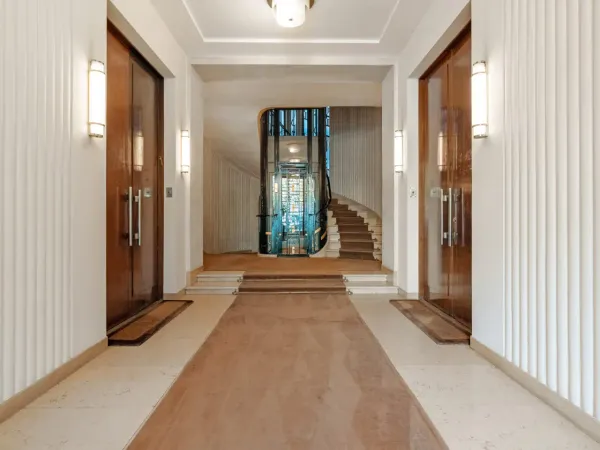 Paris XVI-Henri Martin - Appartement de 320m² avec balcon