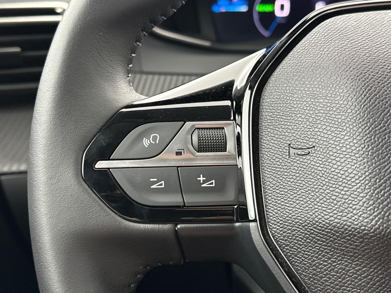 Peugeot 208 electrique 54 kwh 156ch allure — photo 20