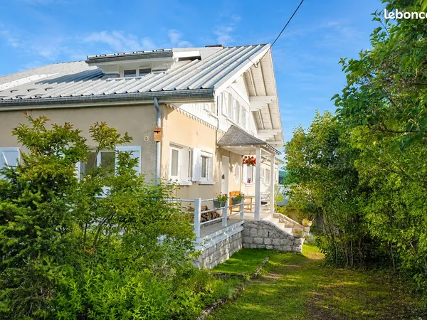 Elégant chalet avec annexe