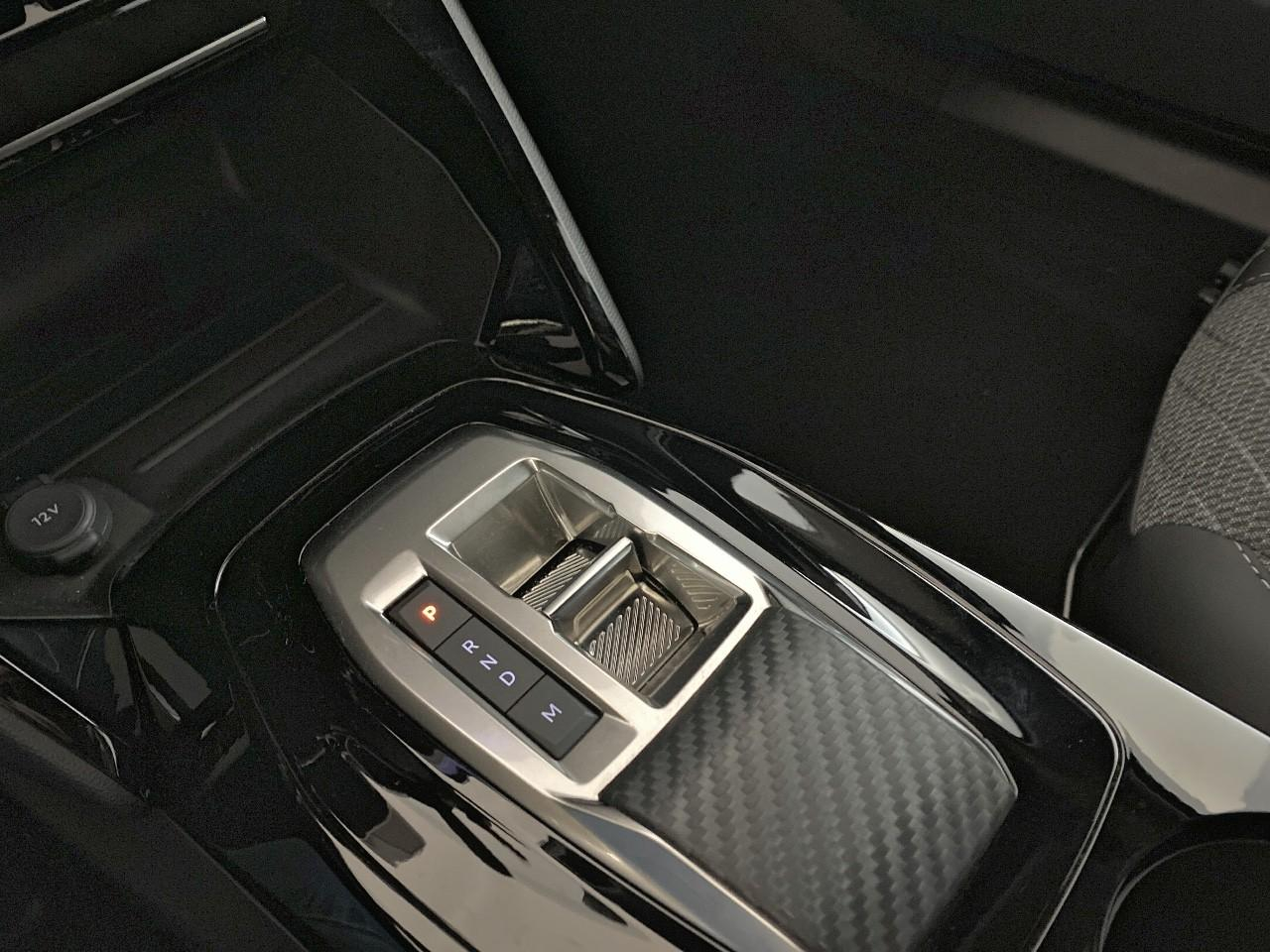 Peugeot 2008 hybrid 145 ch e-dcs6 allure — photo 18