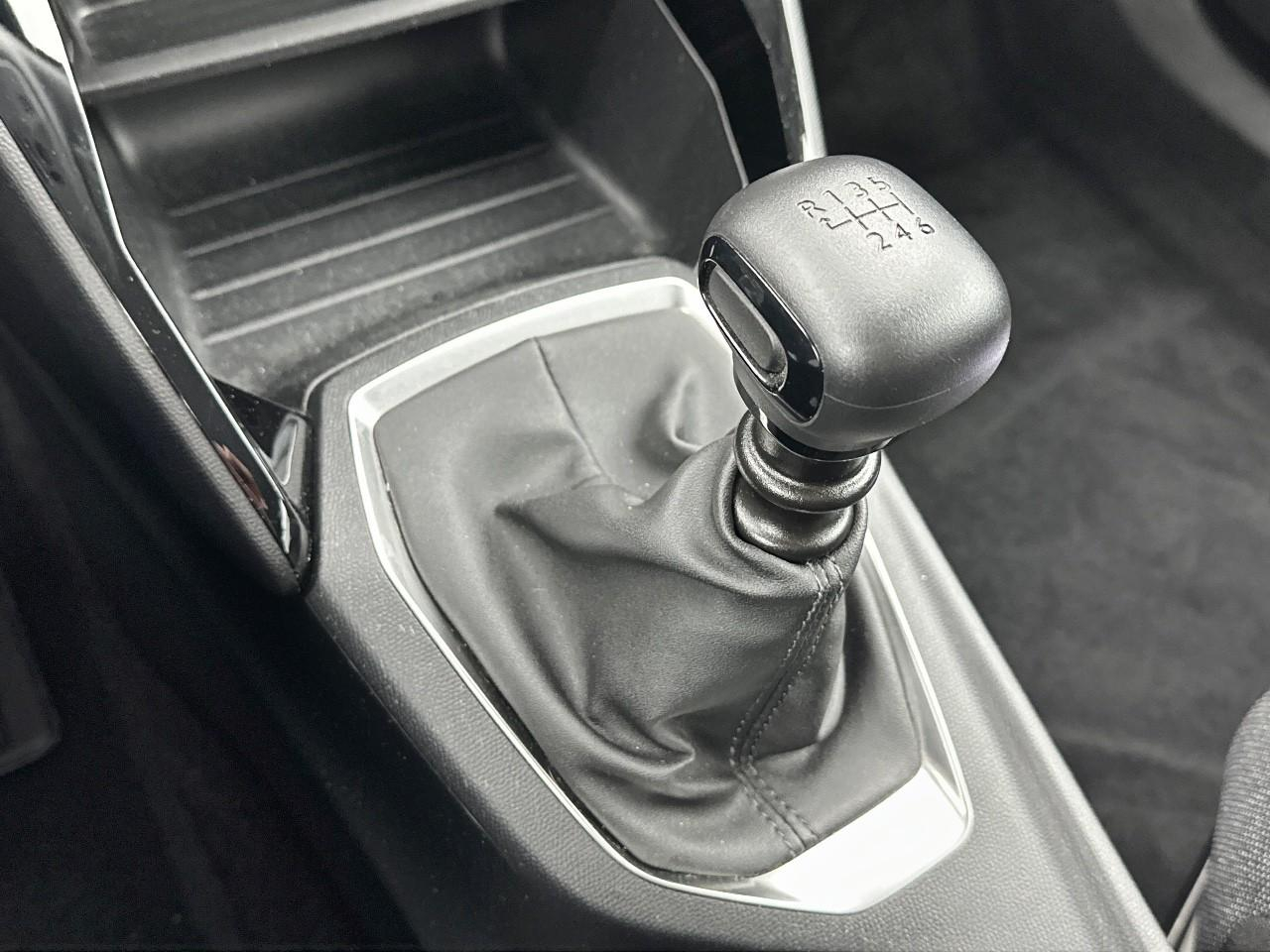 Peugeot 2008 puretech 100 s&s bvm6 style — photo 31