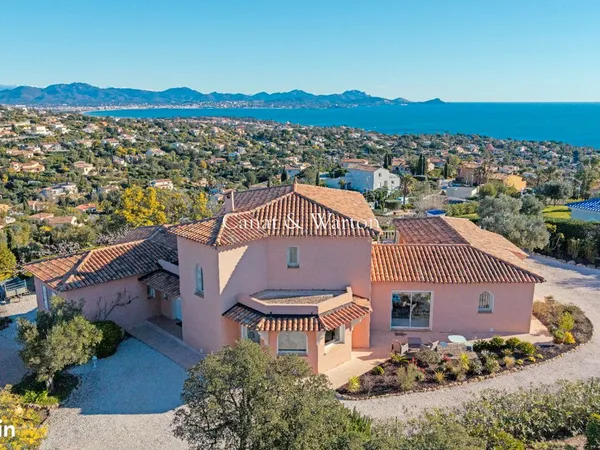 Villa 6 pièces 280 m²