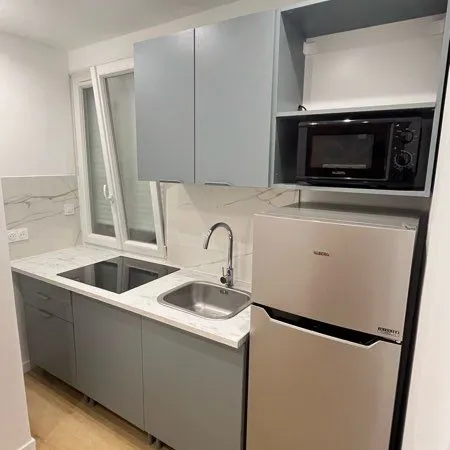 Studio refait à neuf meublé