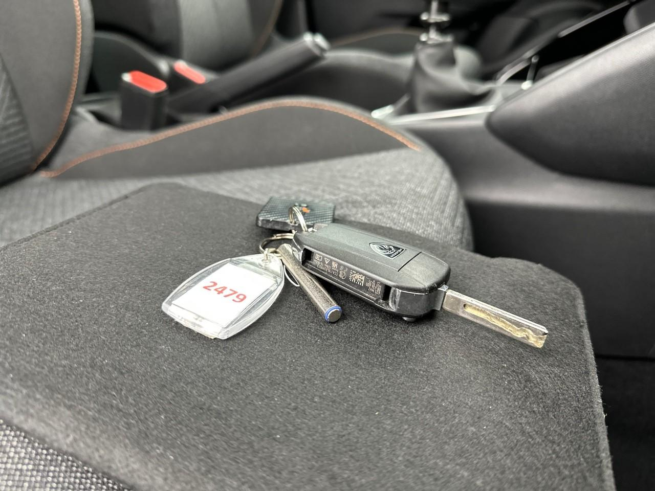 Peugeot 2008 100 s&s bvm6 style — photo 32