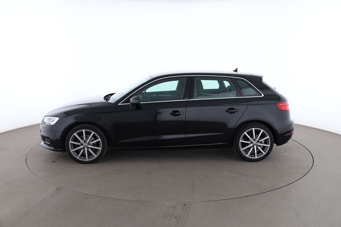 Audi A3 Sportback 30 TFSI Design Luxe S Tronic 7 — photo 2