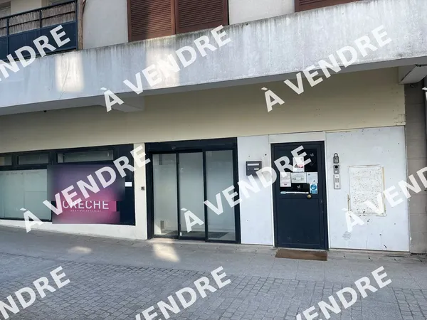 Local commercial 140,58 m² ? Fresnes (94) 450 000 €