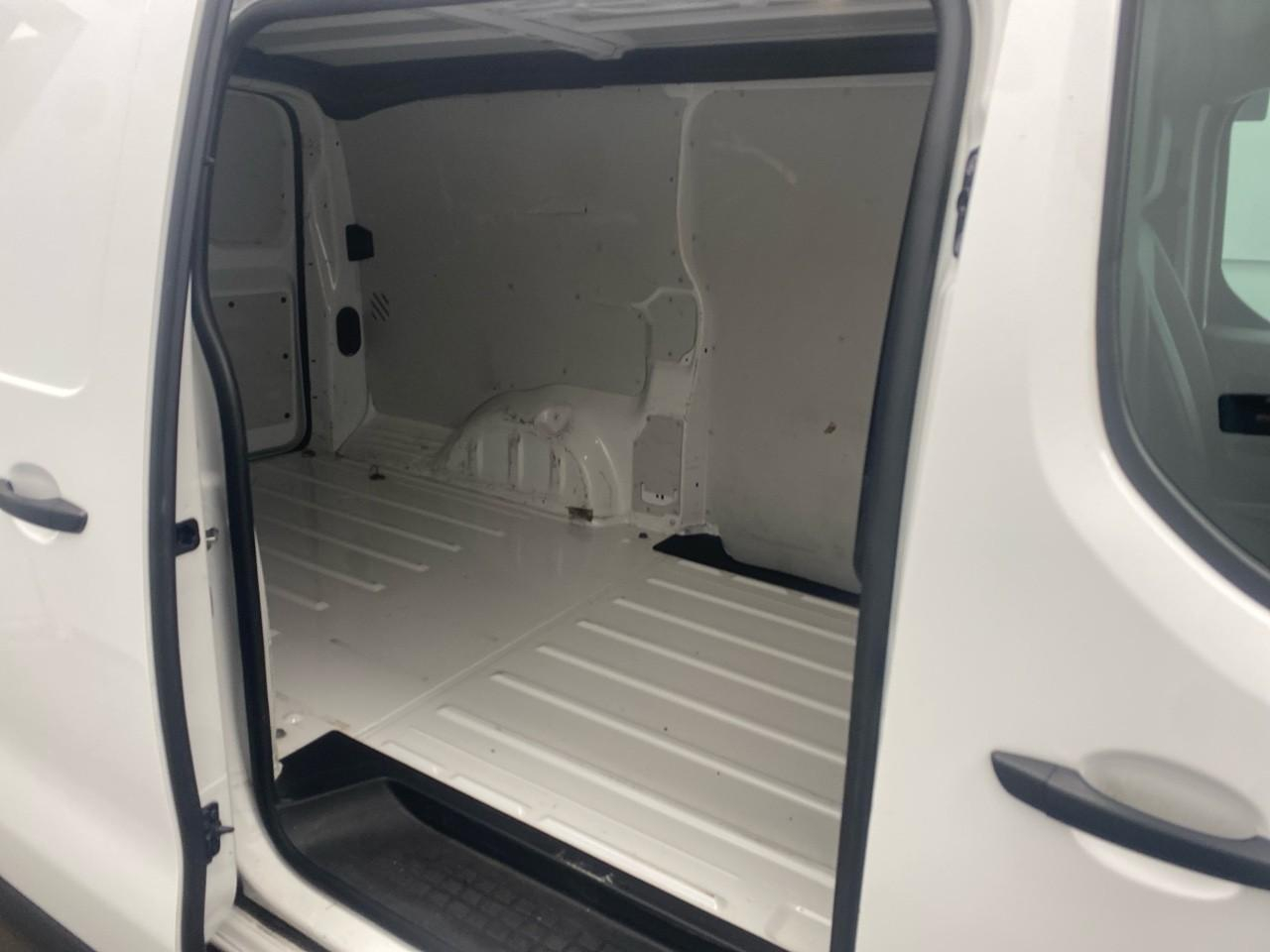 Citroën Jumpy fgn xl bluehdi 145 s&s bvm6 driver — photo 22