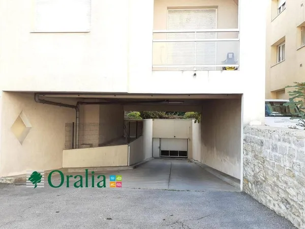 Parking 14 m²