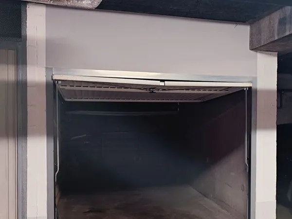 Garage fermé à louer
