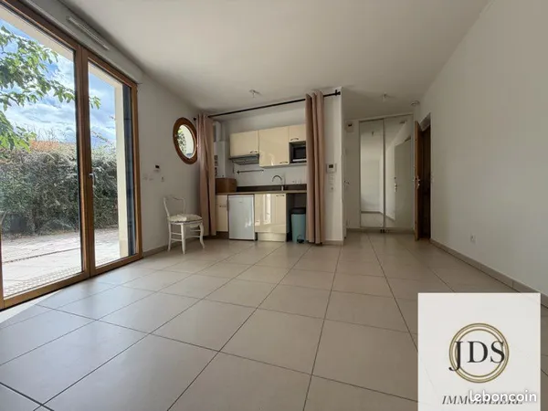 Charmant Studio avec terrasse et jardin le Perreux sur Marne
