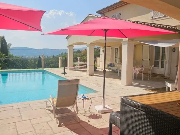 Villa 7 pièces 250 m²