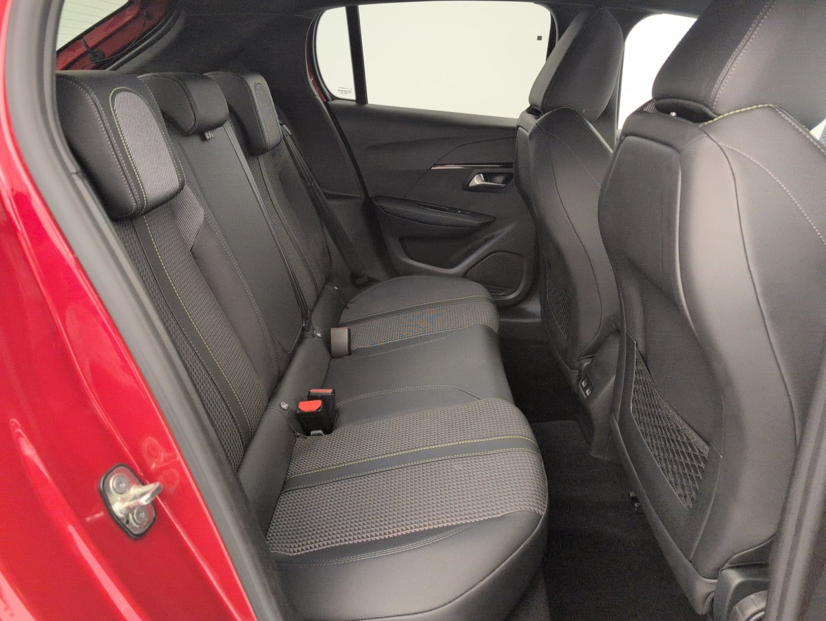 Peugeot 208 — photo 10