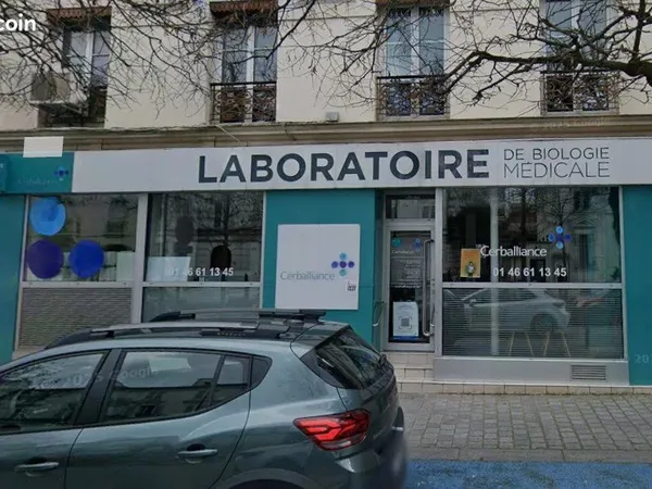 Local commercial 128 m²