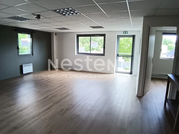 A louer Bureaux Vannes 107 m2, accès facile grands axes. parking
