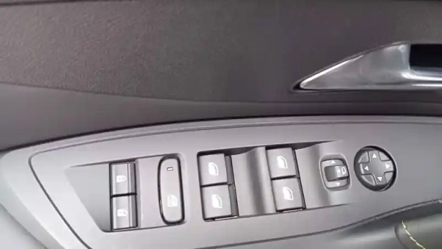 Peugeot 408 electrique 58 kwh 210 ch — photo 50