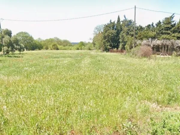 Terrain avec eau