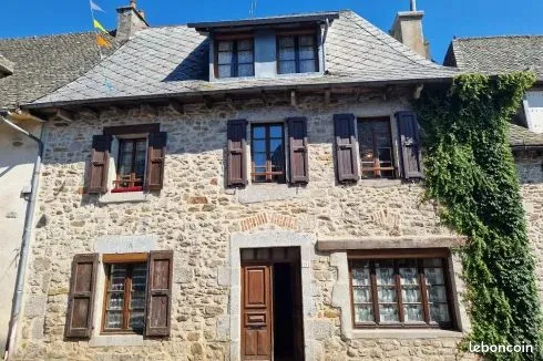 Maison De Village