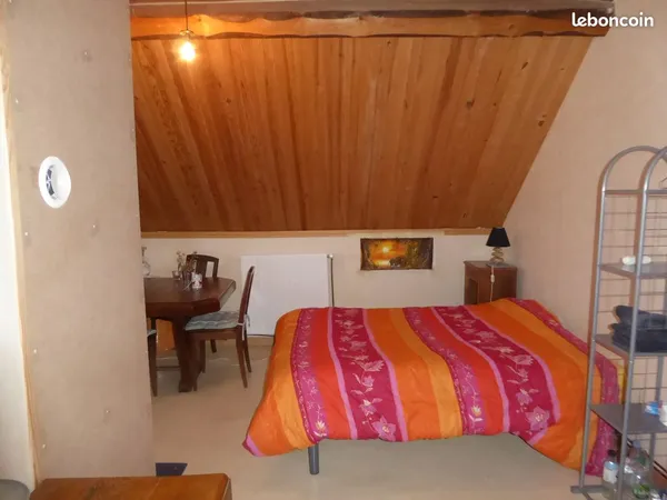 Chambre meublée
