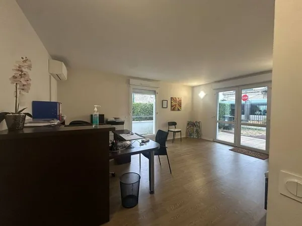 Bureaux 80 m²