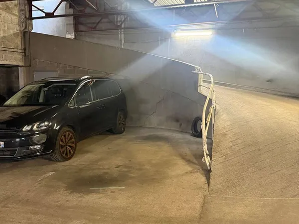 Parking 15 m²