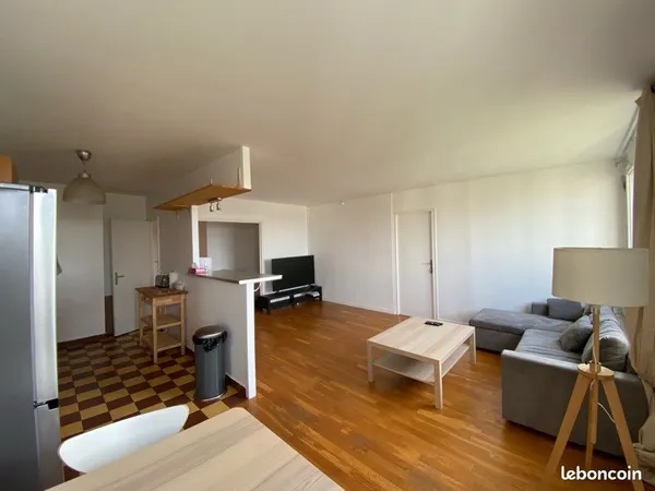 Chambre meublée en collocation, grand appartement 100m2