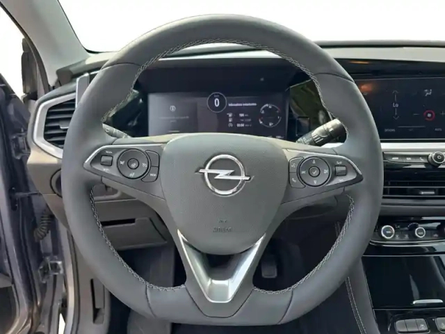 Opel Grandland 1.2 turbo 130ch gs — photo 12