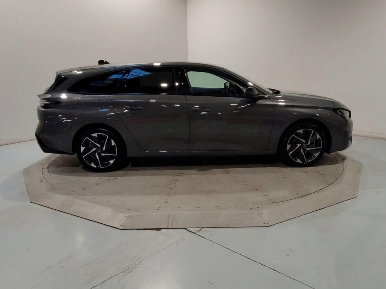 Peugeot 308 sw hybrid 145 e-dcs6 allure — photo 6