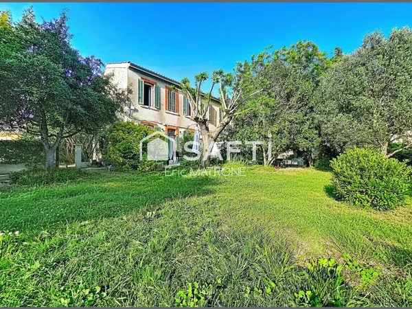 Bastide 203 m² avec dépendances et terrain constructible