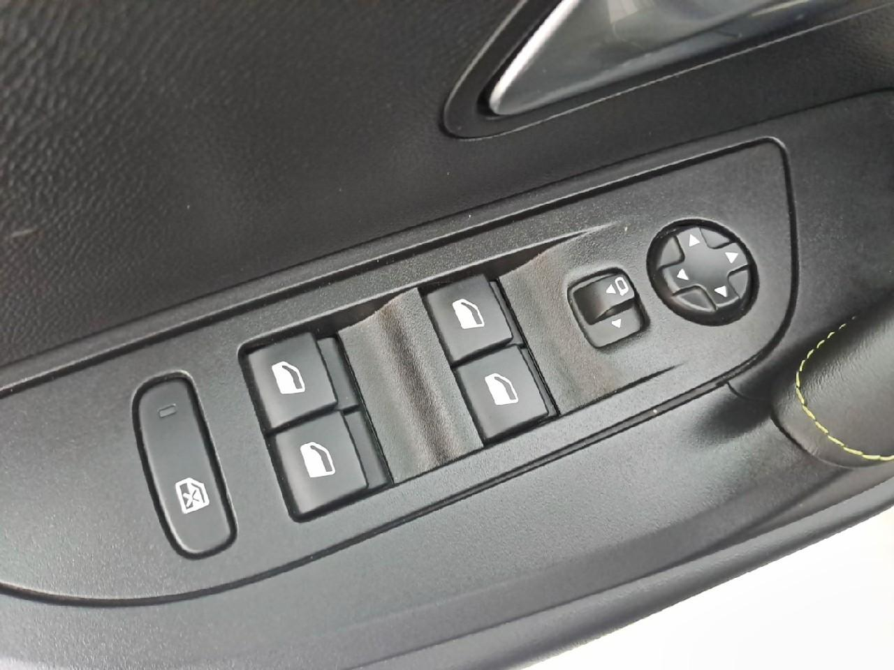 Peugeot 2008 puretech 130 s&s eat8 gt — photo 21
