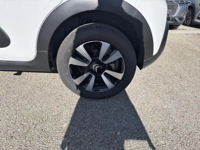 Citroën C3 1.2 puretech 110ch s&amp;s shine 120-123g — photo 11