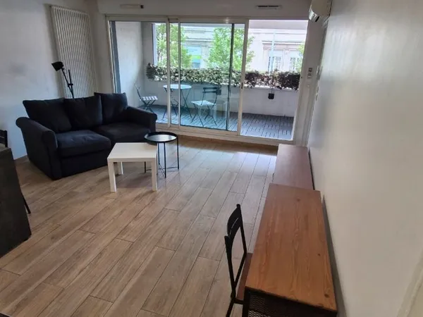 F2 meublé 36 m² | Terrasse + garage fermé | À 2 min de Jaude