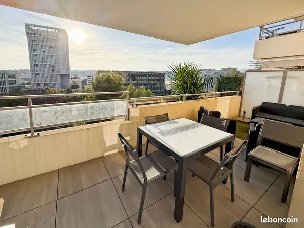 Nice Ouest - 2P meublé avec grande terrasse + parking 2 voitures