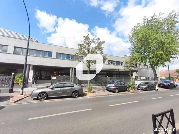 Bureau 1 782 m²