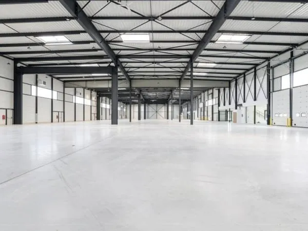 Local d'activité 1955 m²