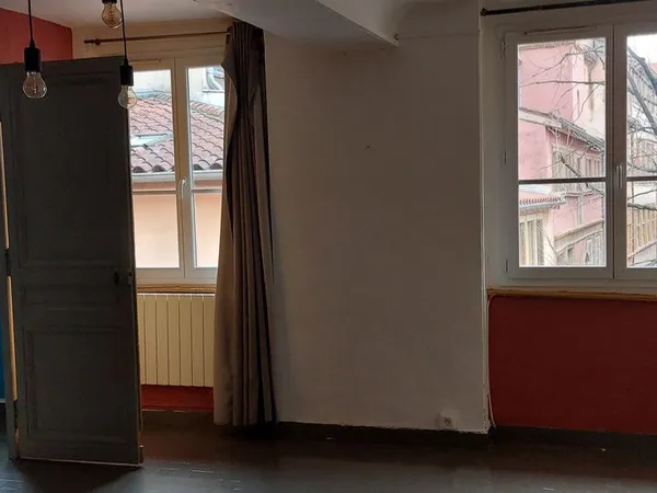 Part coeur vieux Lyon St jean 3 pieces tres claires