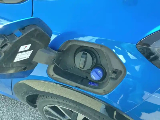 Peugeot 208 bluehdi 100 s&amp;s bvm6 — photo 8