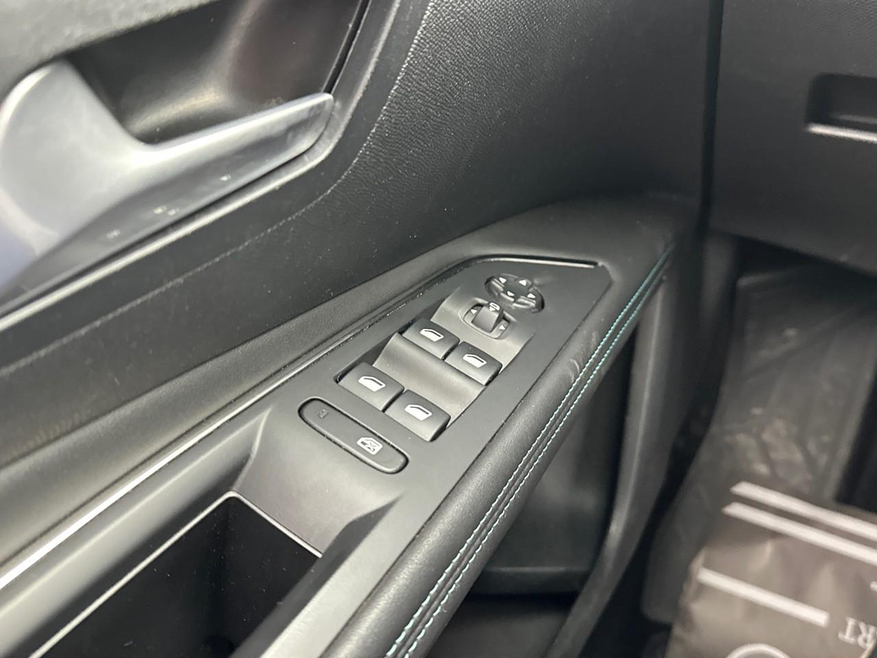 Peugeot 3008 hybrid 225 e-eat8 allure pack — photo 15
