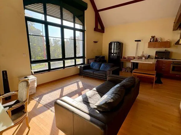Appartement meublé ( ou non ) 110 m² sous charpente apparente - La Wantzenau