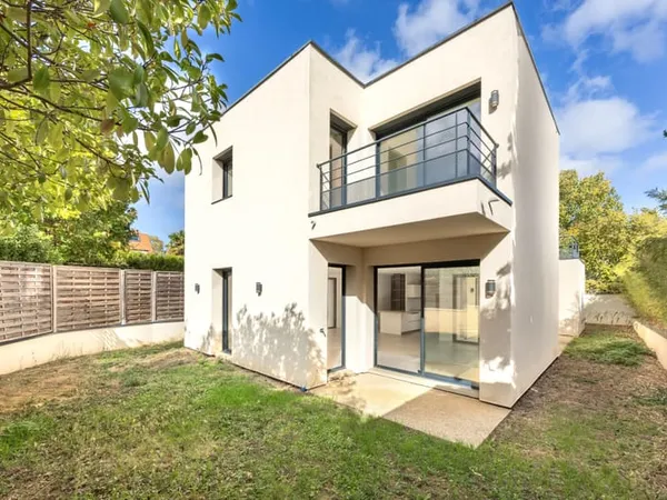 Rueil-Malmaison - RUE DES COUDREAUX / LA CHATAIGNERAIE - Maison vide à louer - 4 chambres - 150,88m²