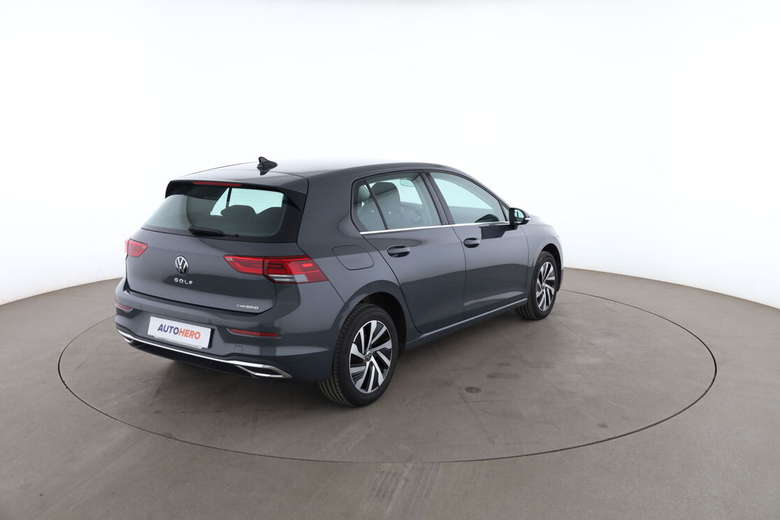 Volkswagen Golf VIII 1.4 Hybrid Rechargeable OPF Style DSG6 — photo 5