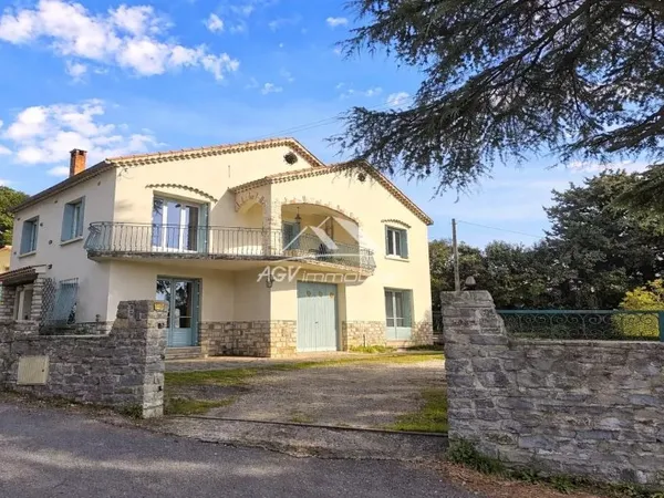 ALES, maison de 184 m² avec terrain constructible