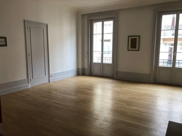 Appartement 7 pièces 253 m²