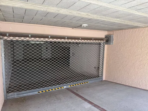 Parking 34 m²