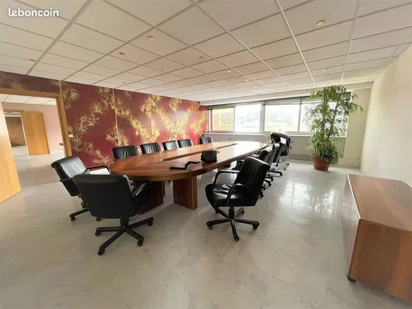 Local commercial 370 m² MANDELIEU LA NAPOULE