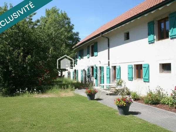Coeur de village, coeur à prendre : une bâtisse de 560 m² cherche projet ambitieux.