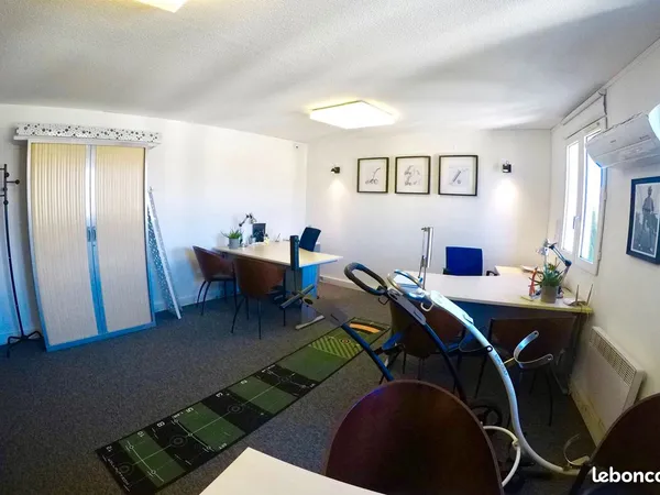 Bureau privatif équipé et meublé de 25 m² - Accès 24h/24 - 7j/7 - Fibre + salon accueil clientèle + 