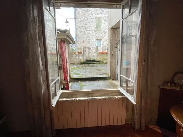 Maison de ville avec cour