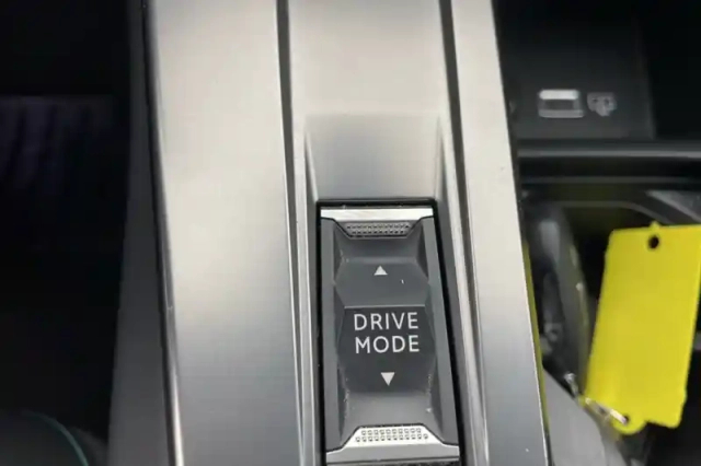 Peugeot 308 phev 180 e-eat8 — photo 50