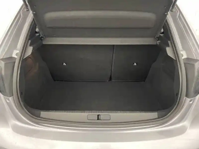 Peugeot 208 electrique 50 kwh 136ch — photo 13